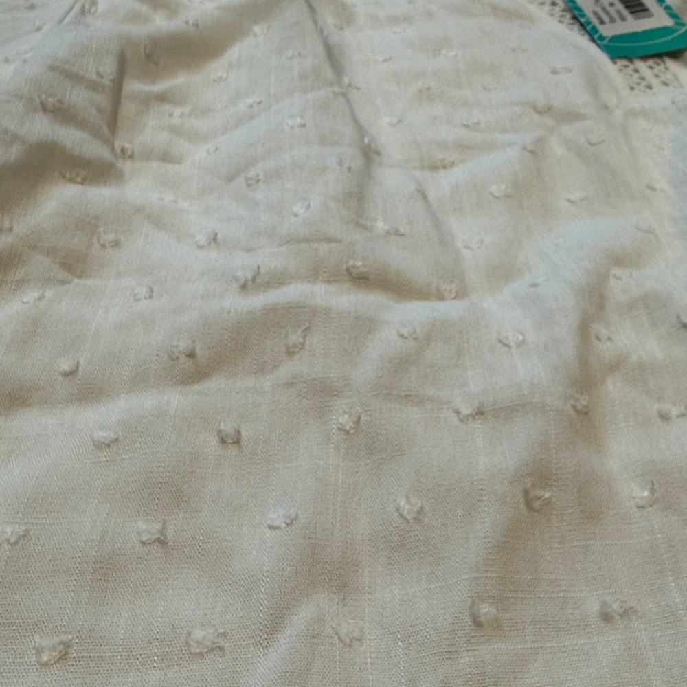🆕 Beacon Apparel Raveena Clip Dot V Neck Relaxed Fit White Blouse, Size M - Picture 9 of 9